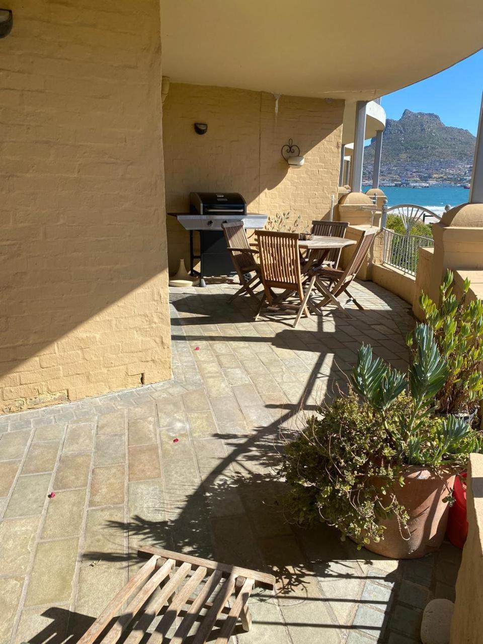 On The Beach Hout Bay Exteriör bild