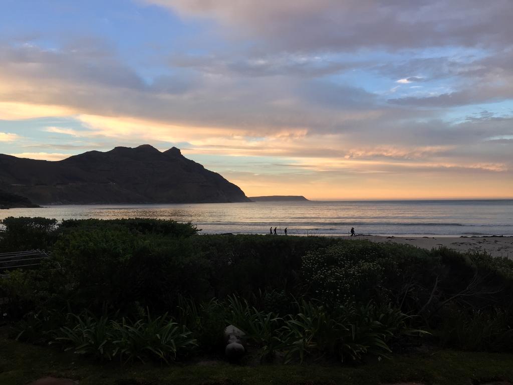 On The Beach Hout Bay Exteriör bild